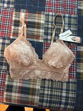 Lace Bralette in beige